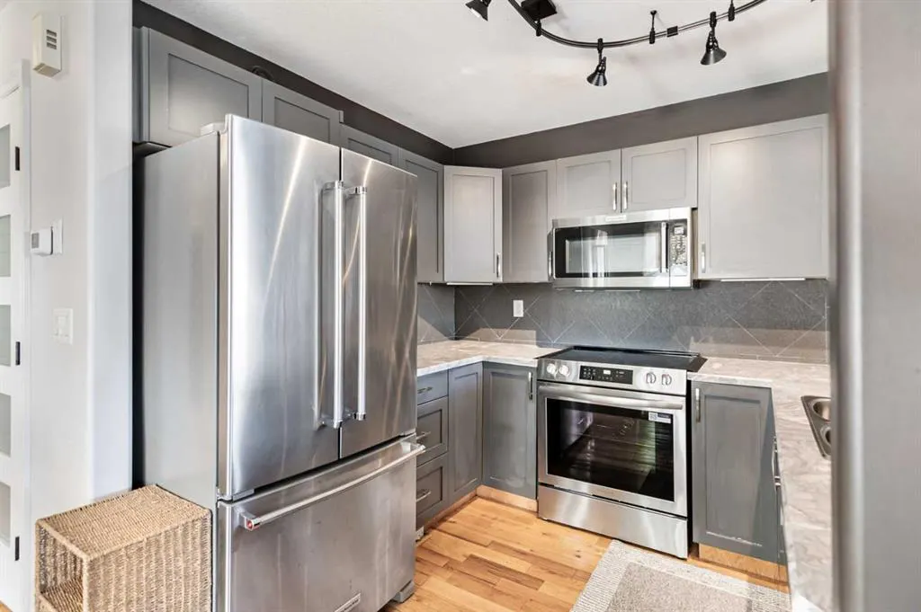 73 Addington Drive, #16