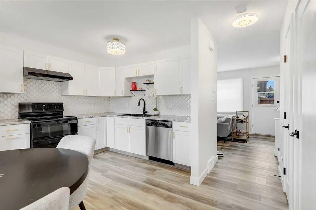 7842 Cedarwood Park