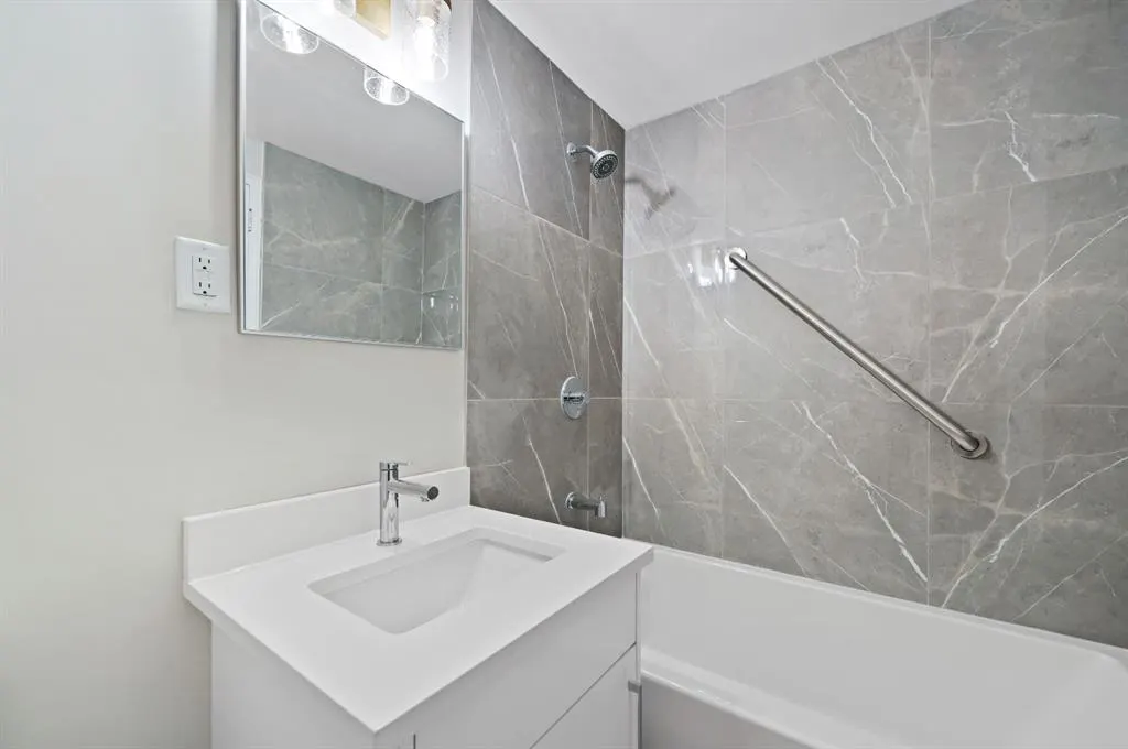 3316 Rideau Place SW, #202