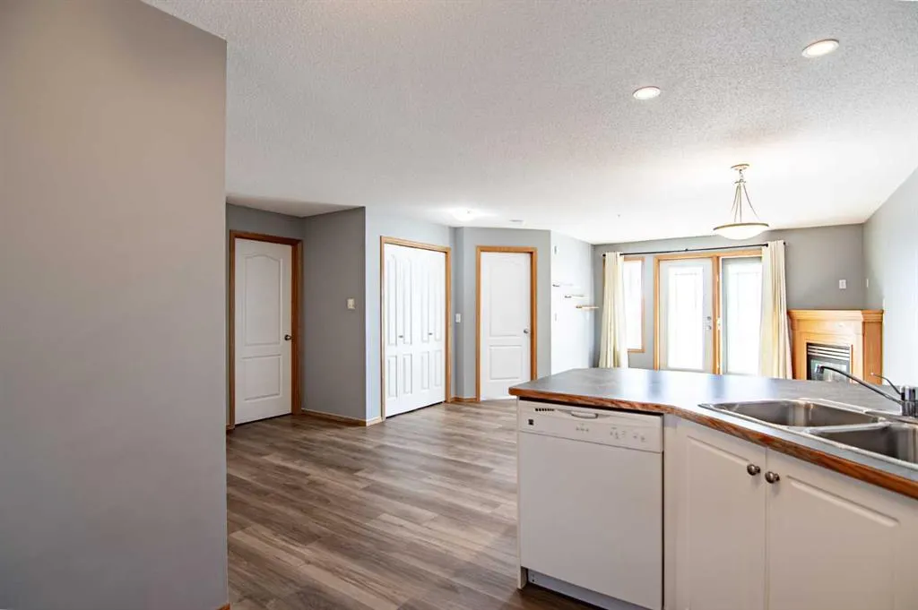 260 Duston Street, #220