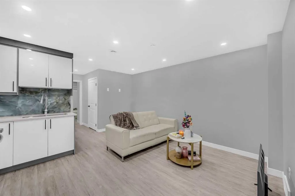 109 Savanna Place NE
