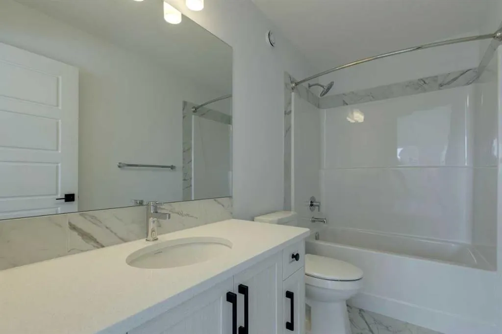 80 Homestead View NE
