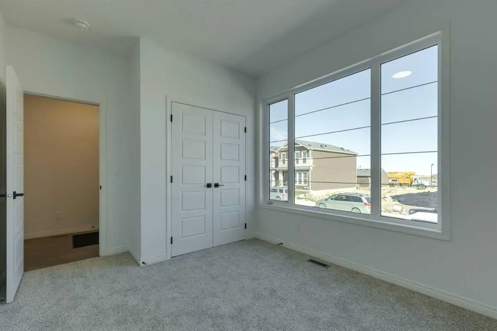 80 Homestead View NE