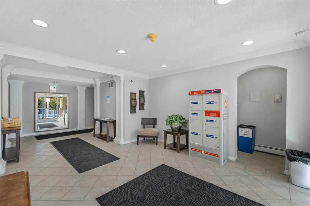 2212 34 Avenue SW, #1