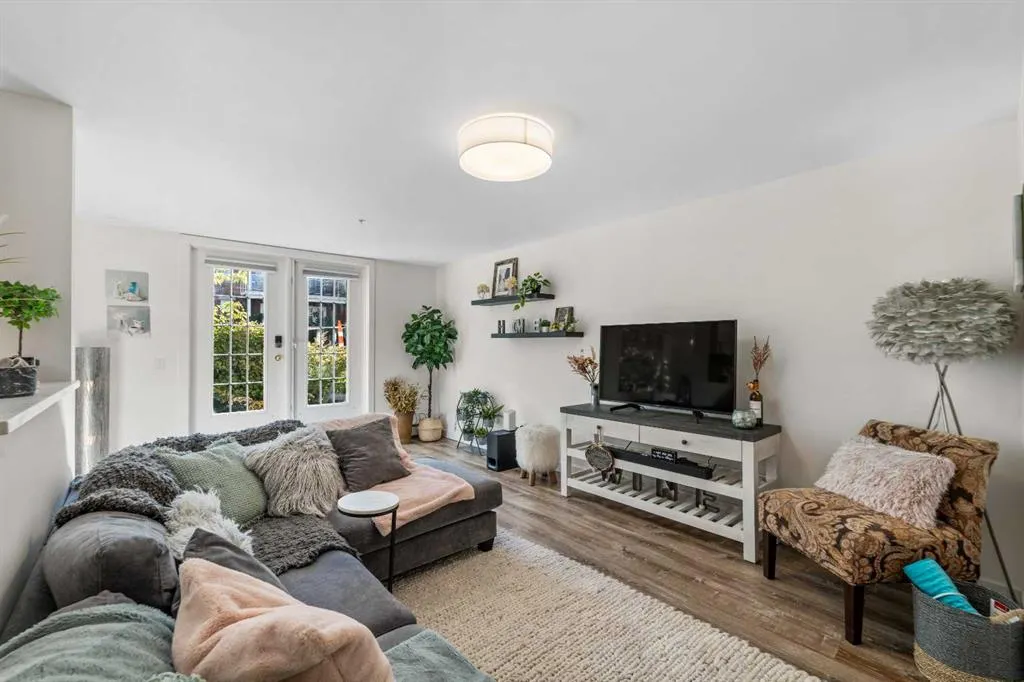 2212 34 Avenue SW, #1