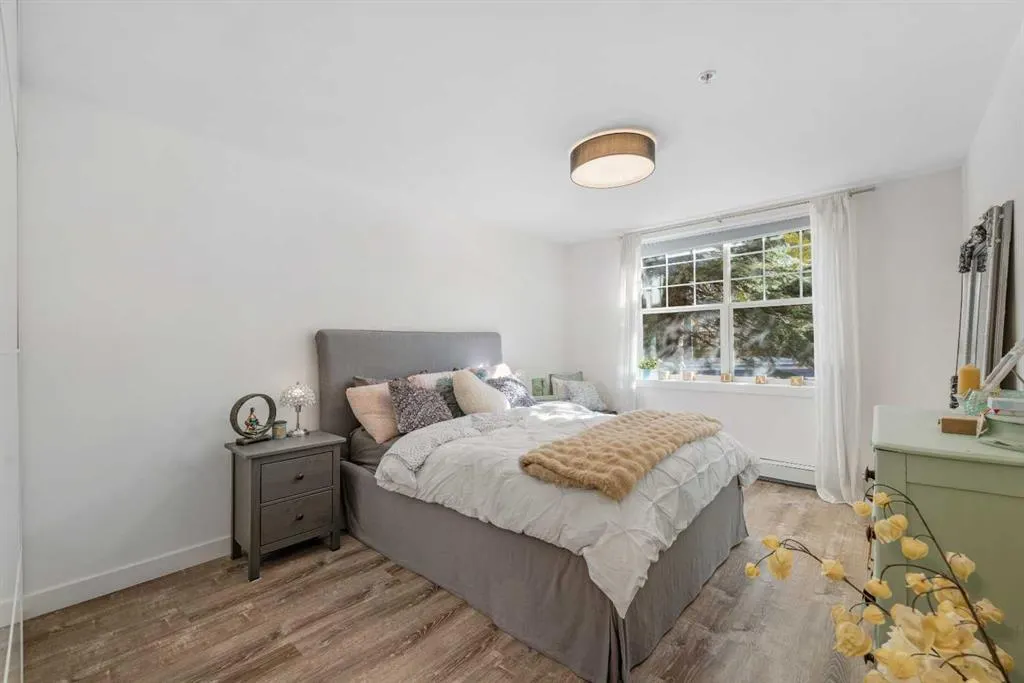 2212 34 Avenue SW, #1