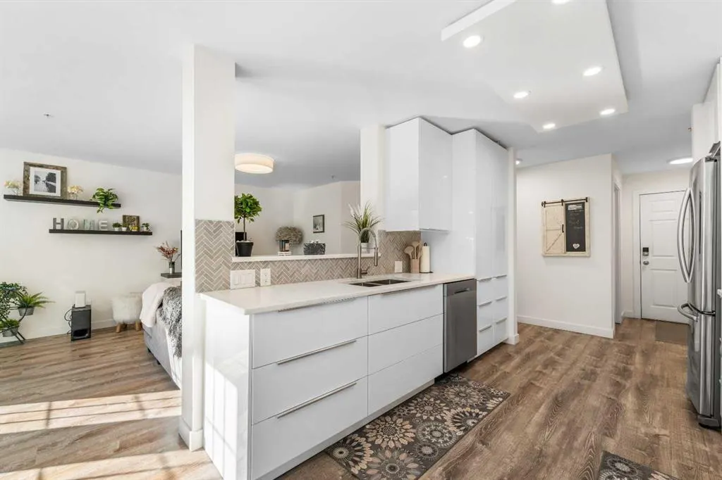 2212 34 Avenue SW, #1