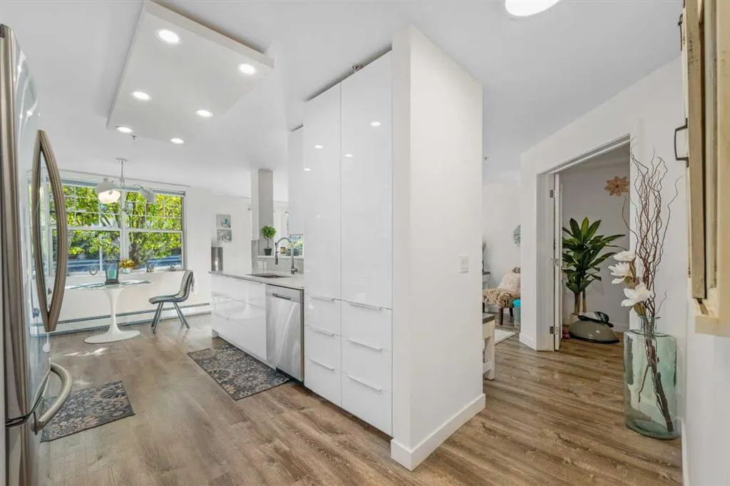 2212 34 Avenue SW, #1