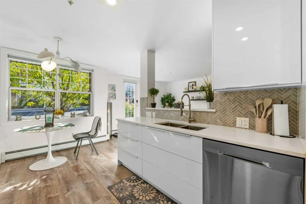 2212 34 Avenue SW, #1