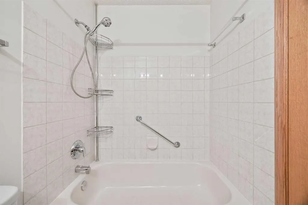 52 Sandarac Circle NW