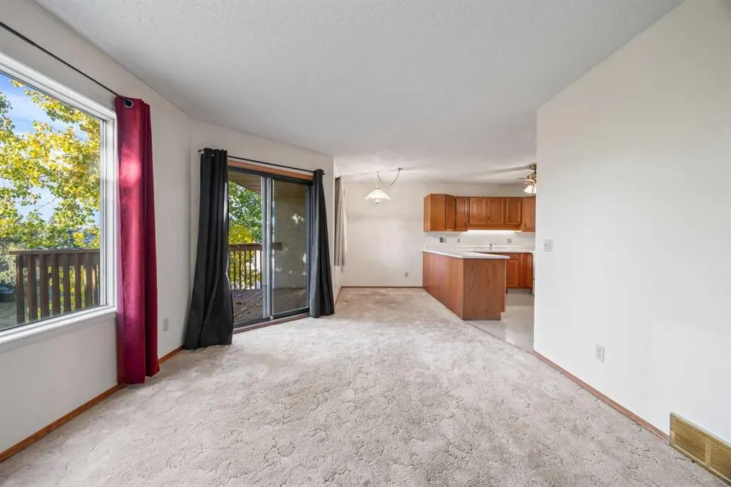 52 Sandarac Circle NW