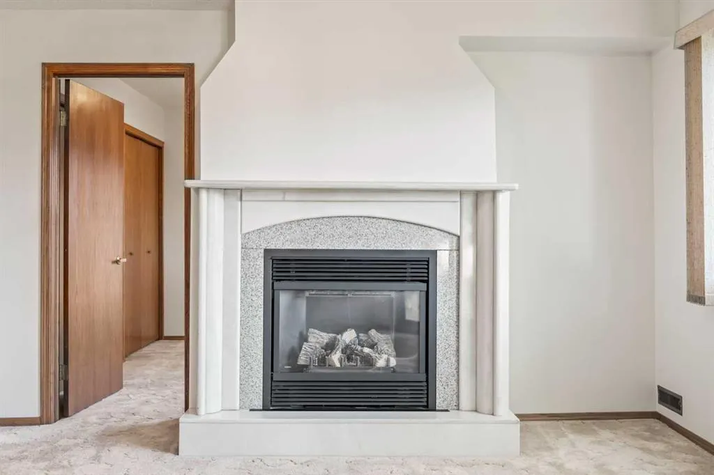 52 Sandarac Circle NW