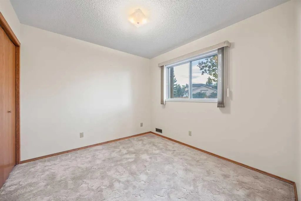 52 Sandarac Circle NW