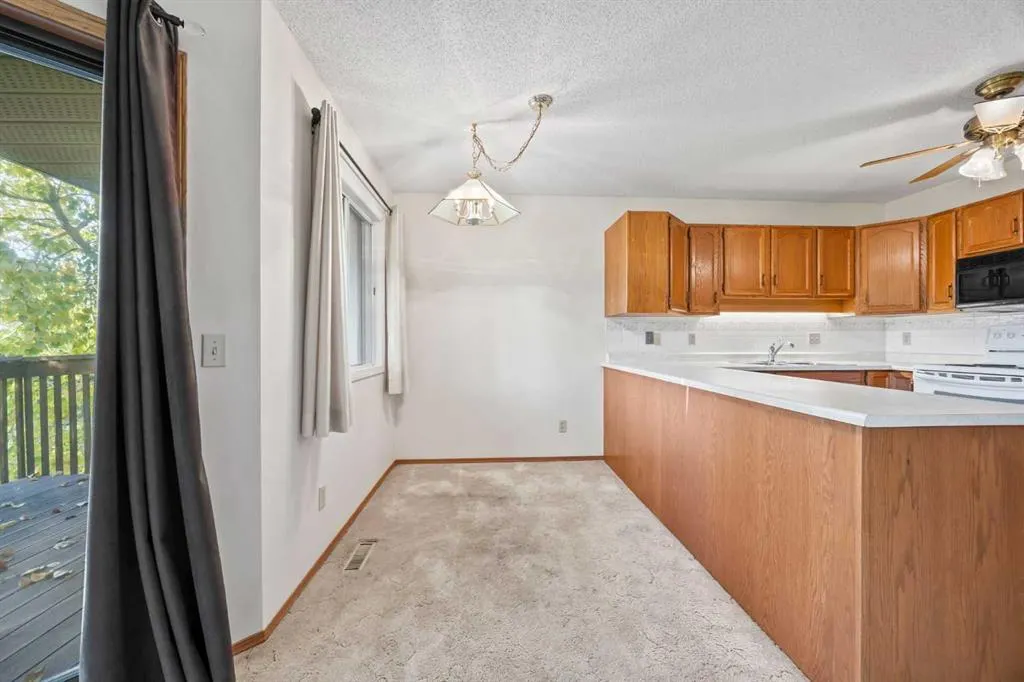 52 Sandarac Circle NW