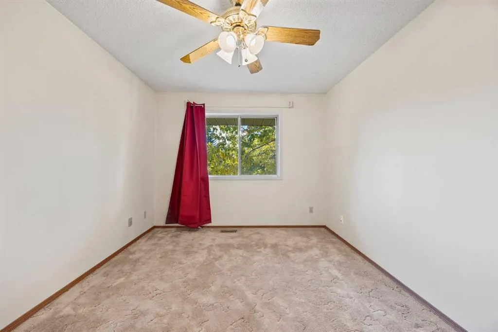 52 Sandarac Circle NW