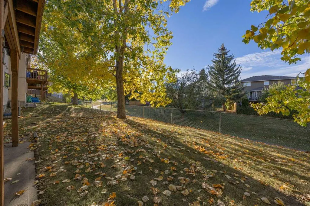 52 Sandarac Circle NW
