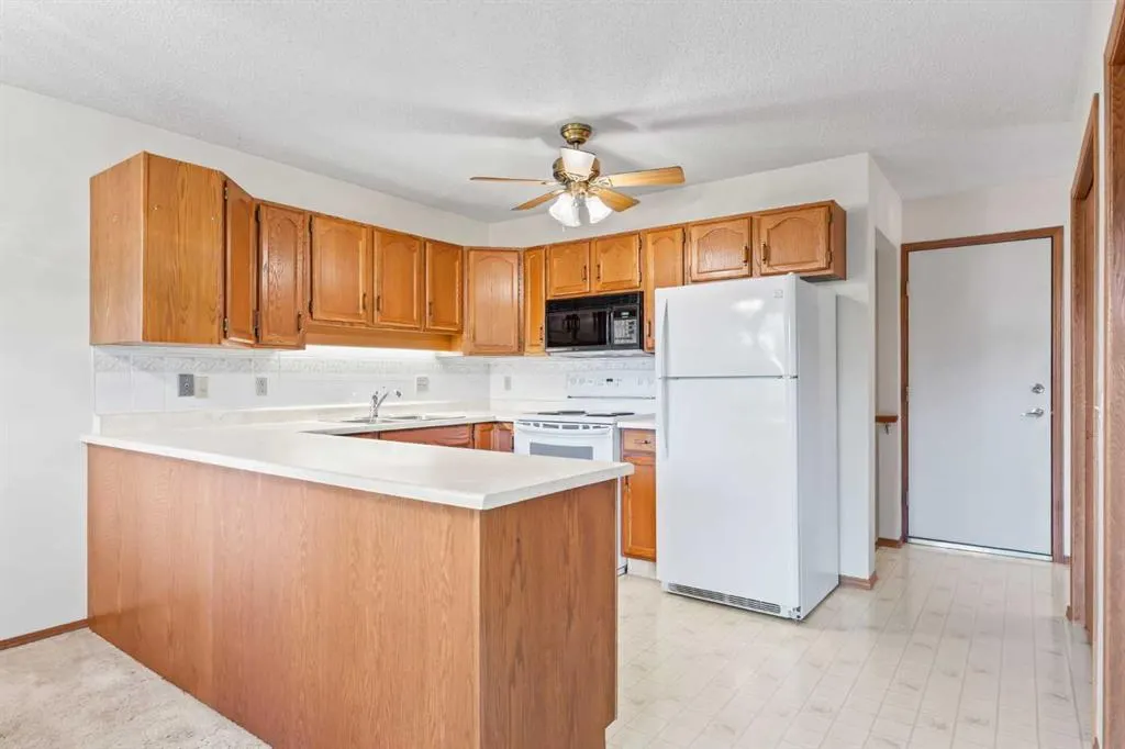 52 Sandarac Circle NW