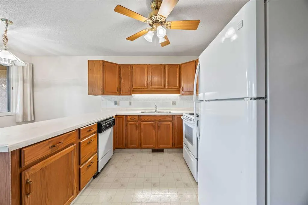 52 Sandarac Circle NW