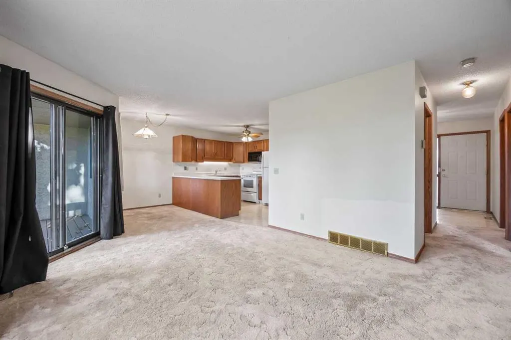 52 Sandarac Circle NW
