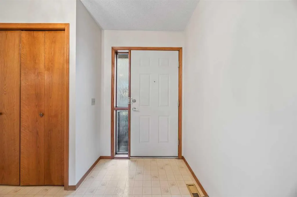 52 Sandarac Circle NW