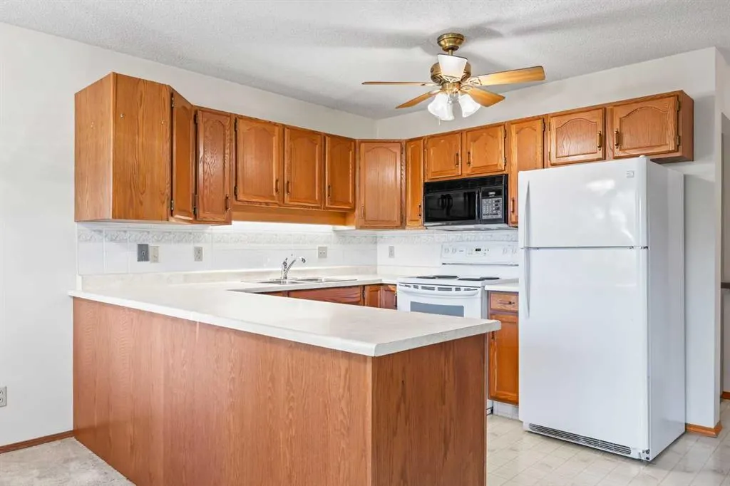 52 Sandarac Circle NW