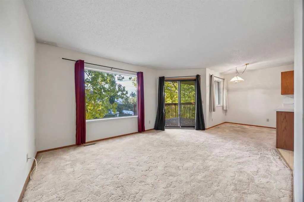 52 Sandarac Circle NW