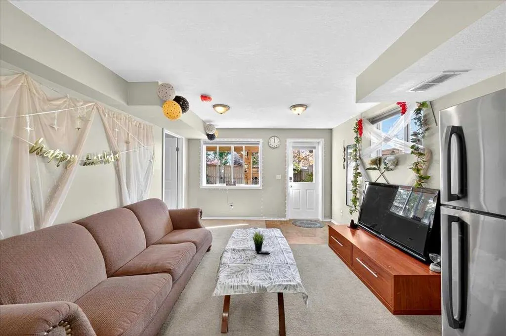 11 Citadel Vista Close NW