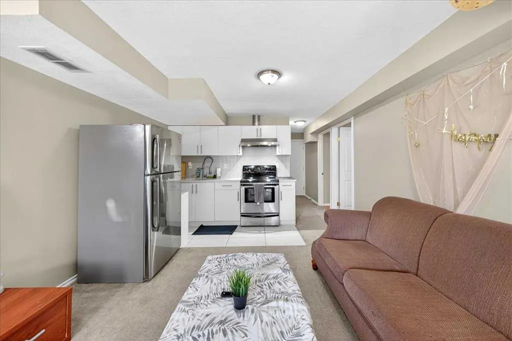 11 Citadel Vista Close NW