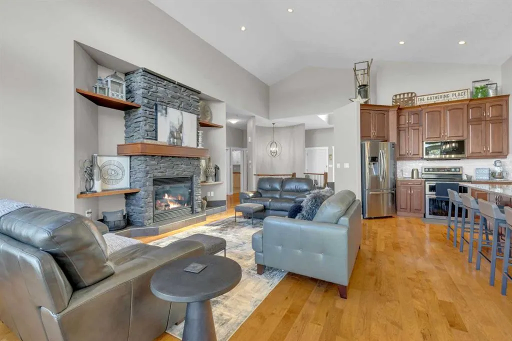 4 Leonard Close