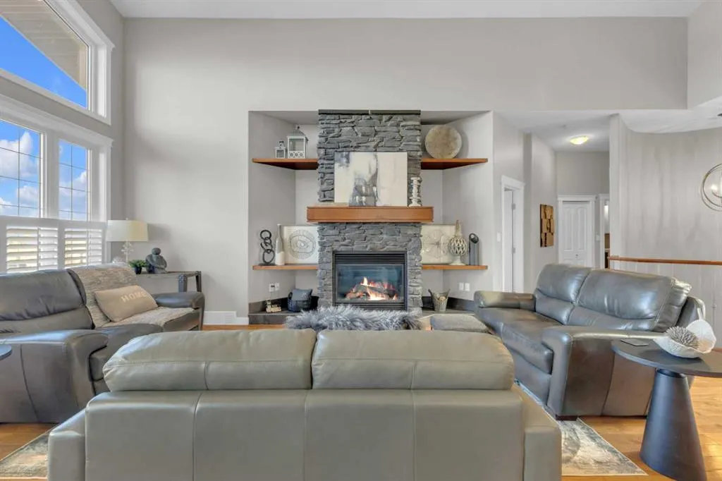 4 Leonard Close