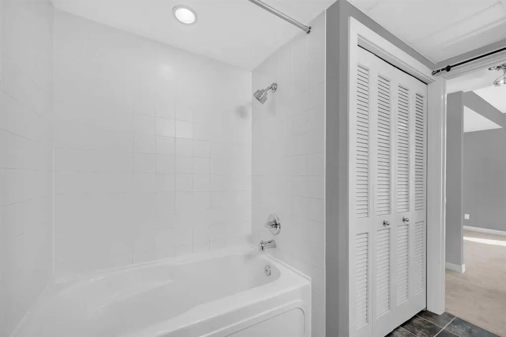 215 13 Avenue SW, #1307