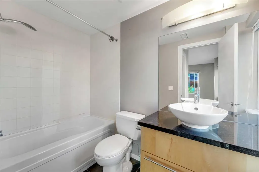 215 13 Avenue SW, #201