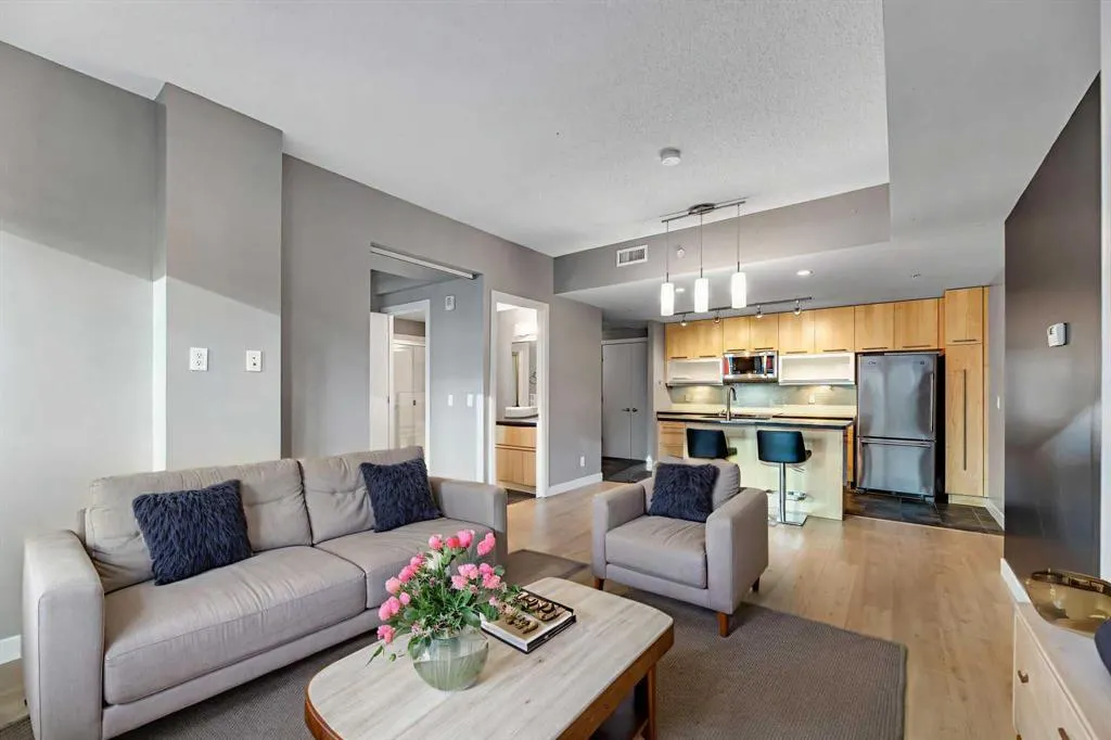 215 13 Avenue SW, #201