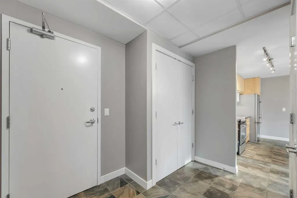 215 13 Avenue SW, #201