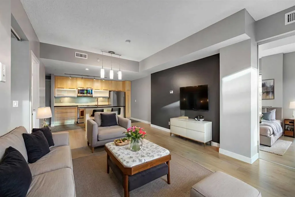 215 13 Avenue SW, #201