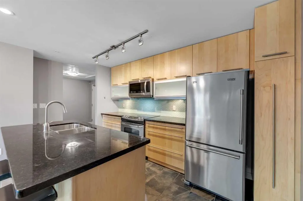 215 13 Avenue SW, #201