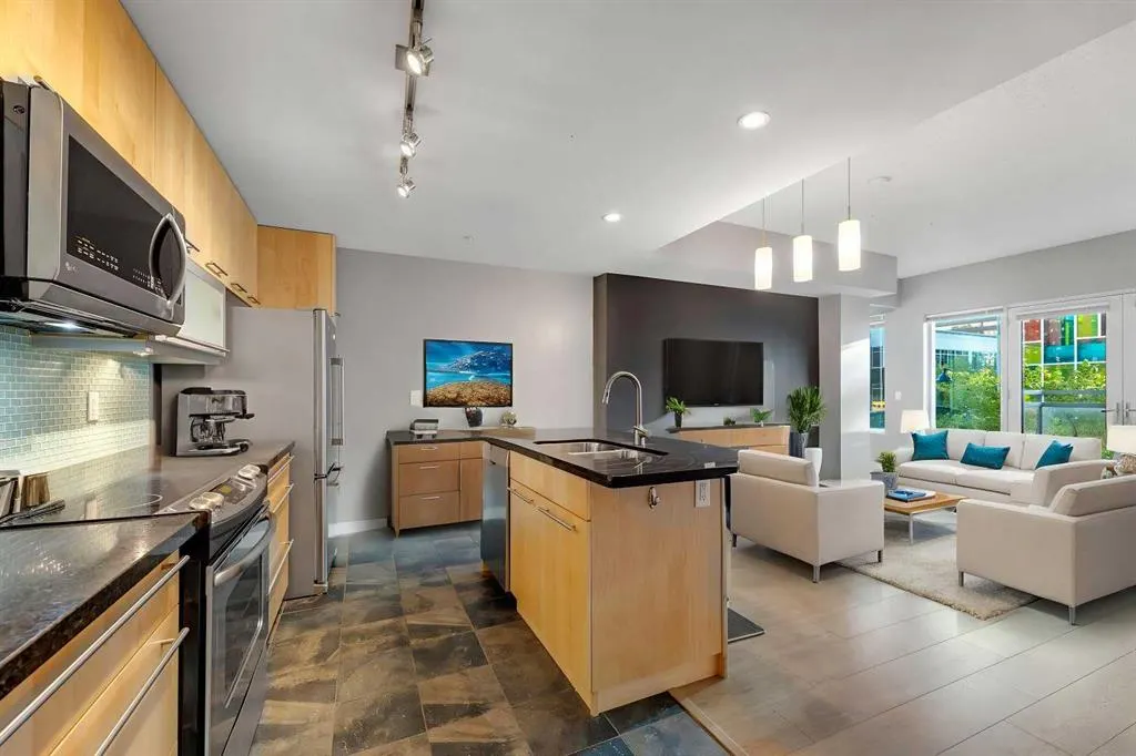 215 13 Avenue SW, #201