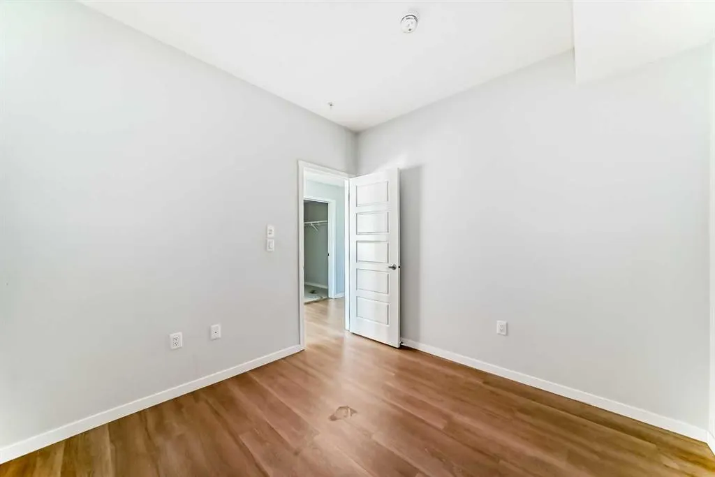 42 Cranbrook Gardens SE, #1305