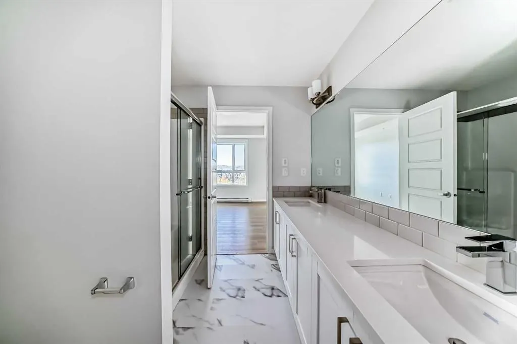42 Cranbrook Gardens SE, #1305