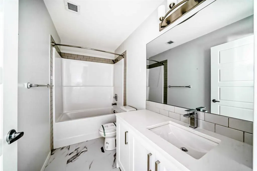 42 Cranbrook Gardens SE, #1305
