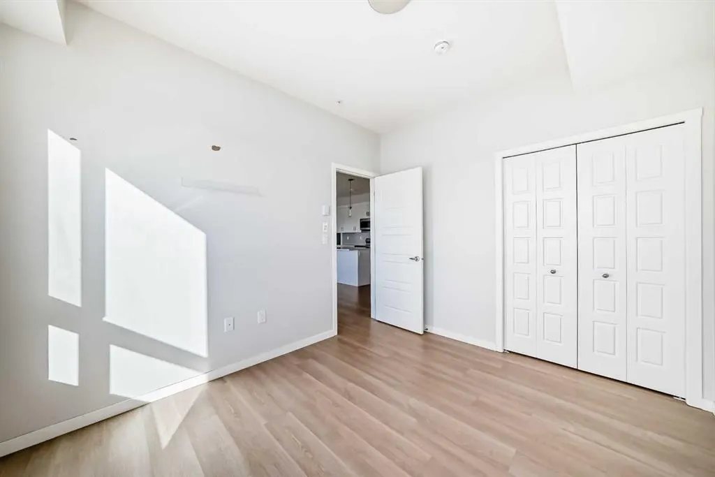 42 Cranbrook Gardens SE, #1305