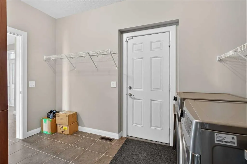 137 Evanspark Circle NW