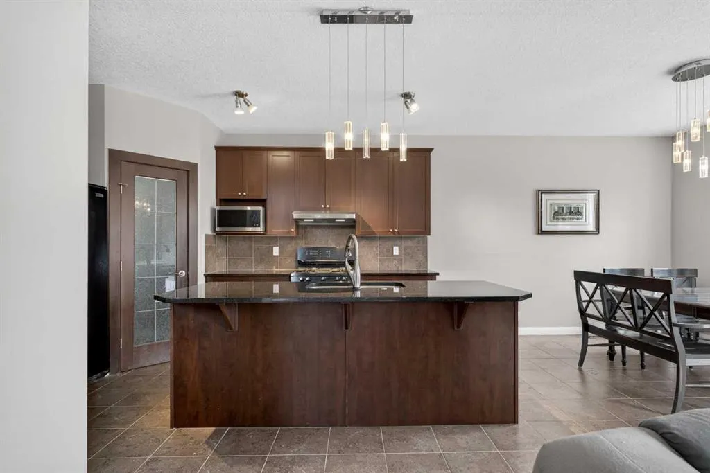 137 Evanspark Circle NW