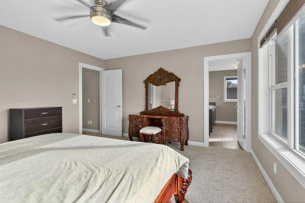 137 Evanspark Circle NW