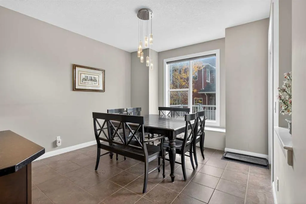 137 Evanspark Circle NW