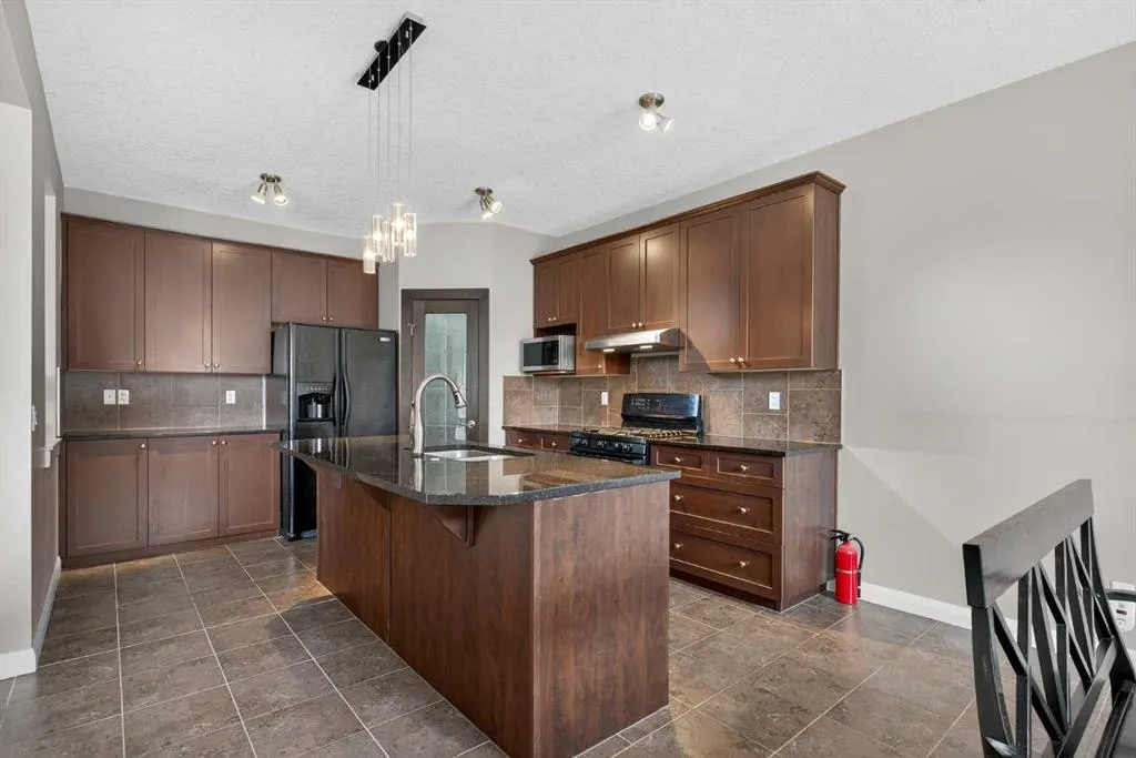 137 Evanspark Circle NW