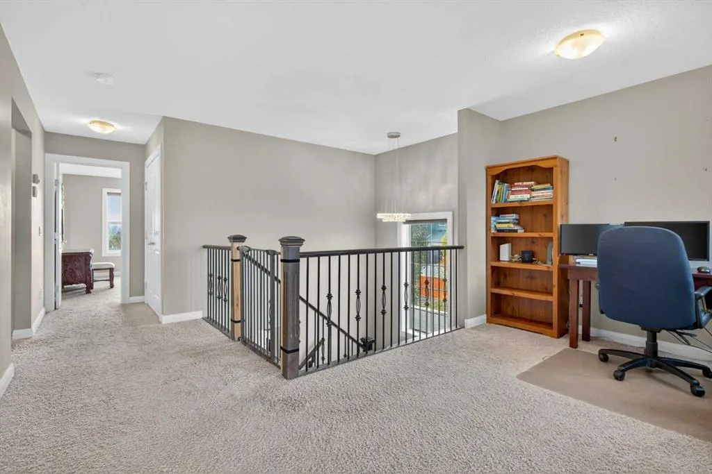 137 Evanspark Circle NW