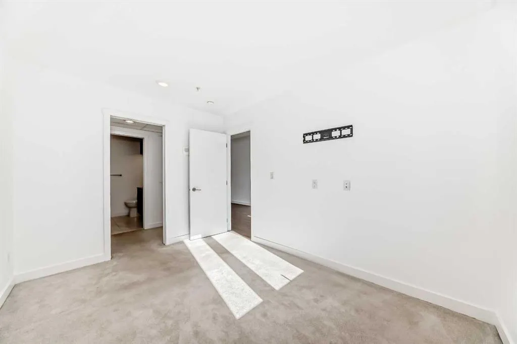 88 9 Street NE, #123