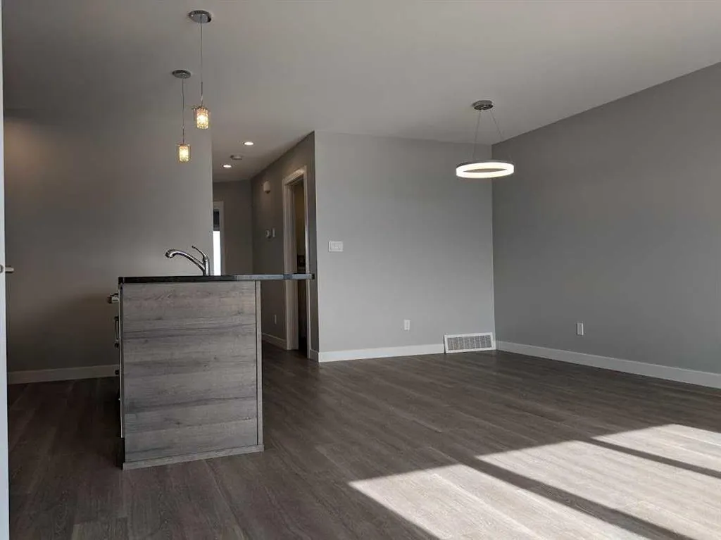 25 & 29 Sage Brush Avenue, #A & B
