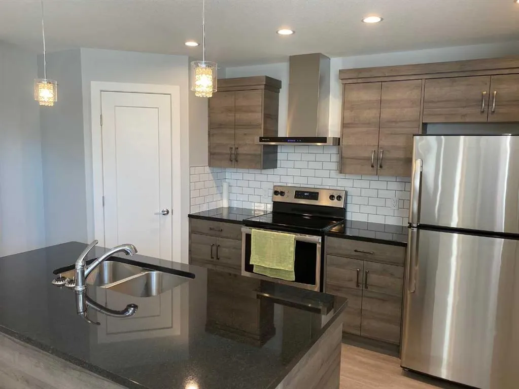 25 & 29 Sage Brush Avenue, #A & B
